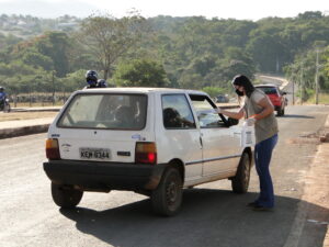 Lixeirinhas para carro são entregues no Dia Mundial do Meio Ambiente